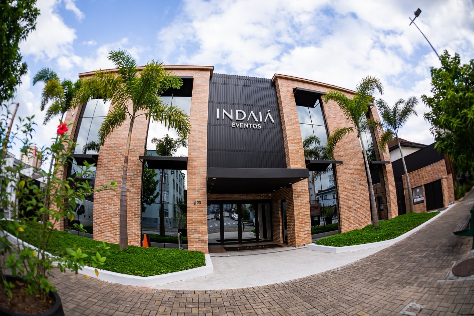 Fachada do Indaiá Eventos em Joinville, na Rua Visconde de Taunay