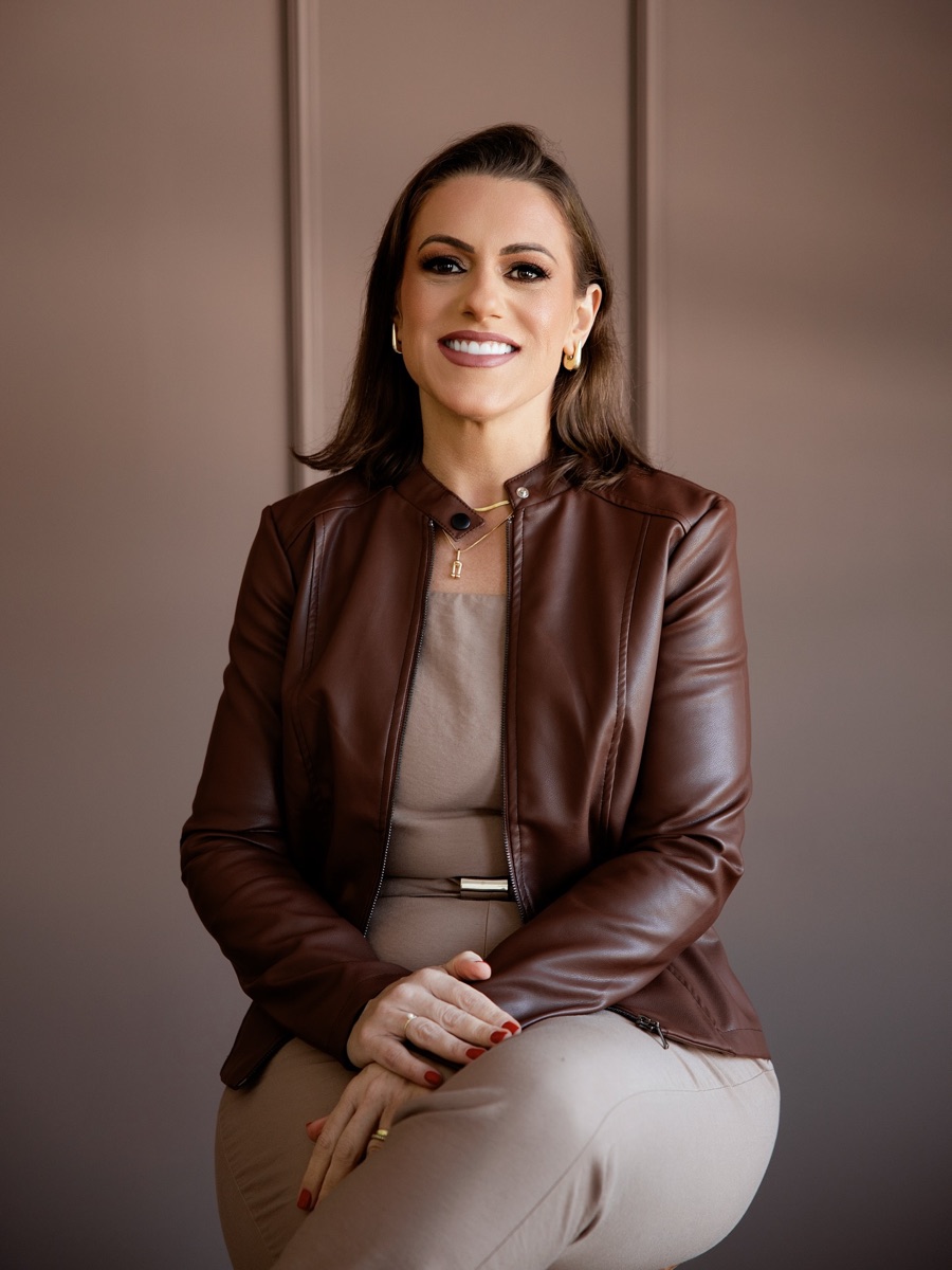 Fabiana Mendes, cerimonialista do Indaiá Eventos