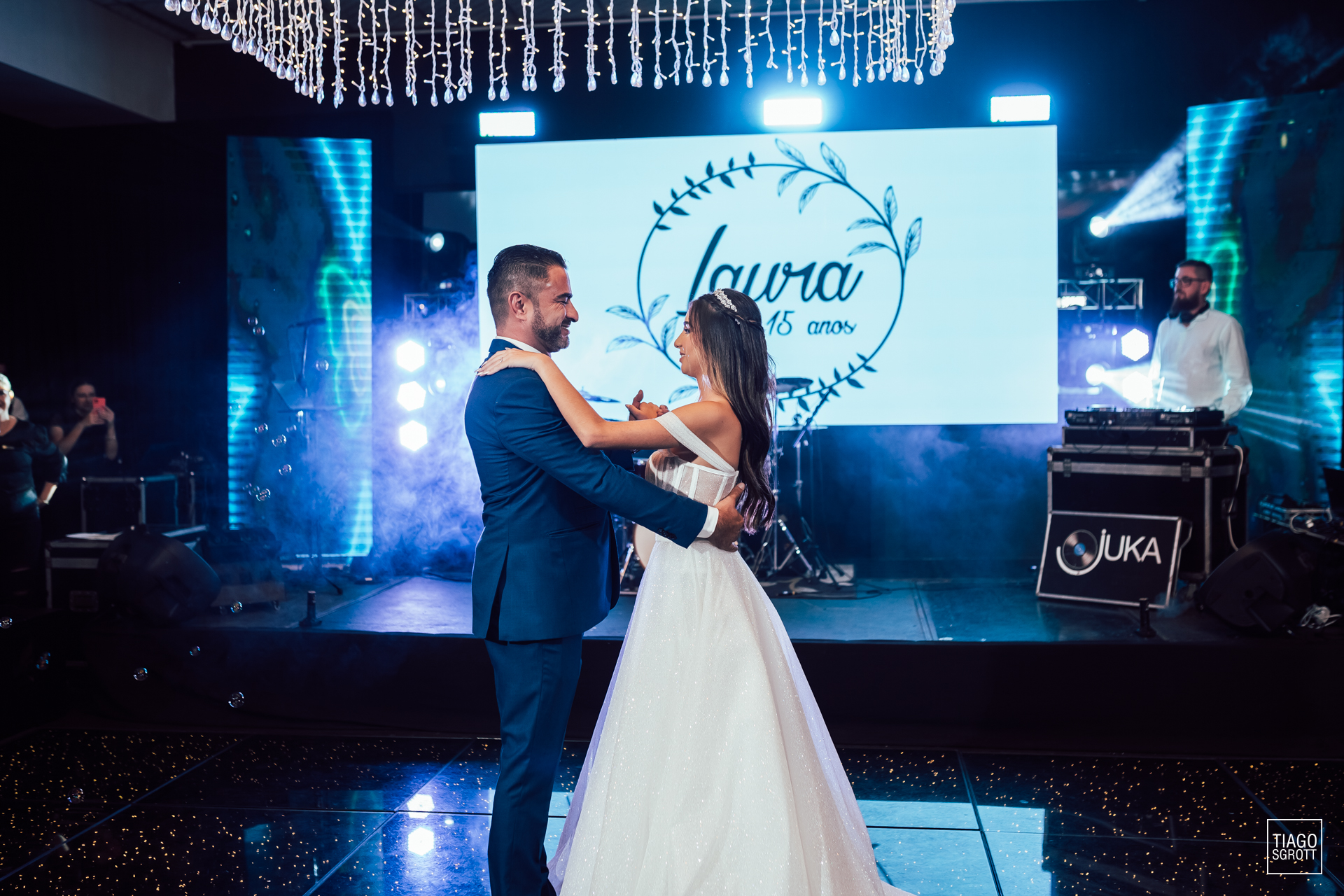 pista de dança como atração para aniversário de 15 anos