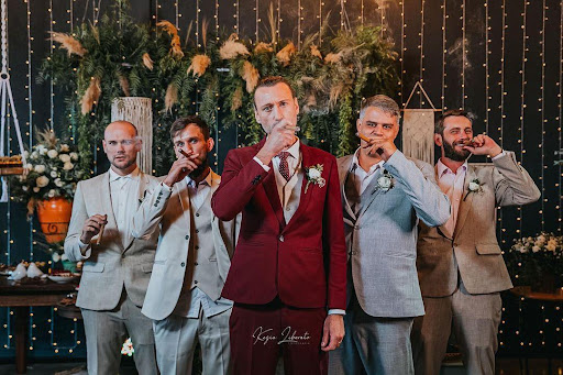 Aluguel de ternos e blazer para casamento vale a pena?